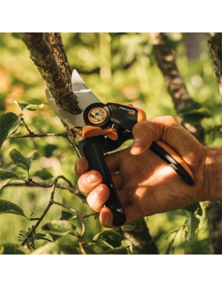 Fiskars Tesoura de Podar Bypass X-series™ L (P961) Fiskars Tesoura de Podar Bypass X-series™ L (P961)
