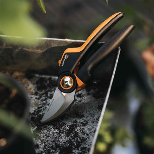 Fiskars Pruning Shears Bypass X-series™ L (P961)