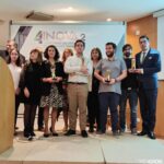 Grupo de vencedores do concurso de inovação 4INOVA2 e representantes das Associações regionais
